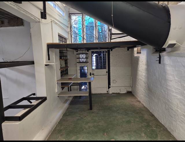 Business property to rent in SALT RIVER